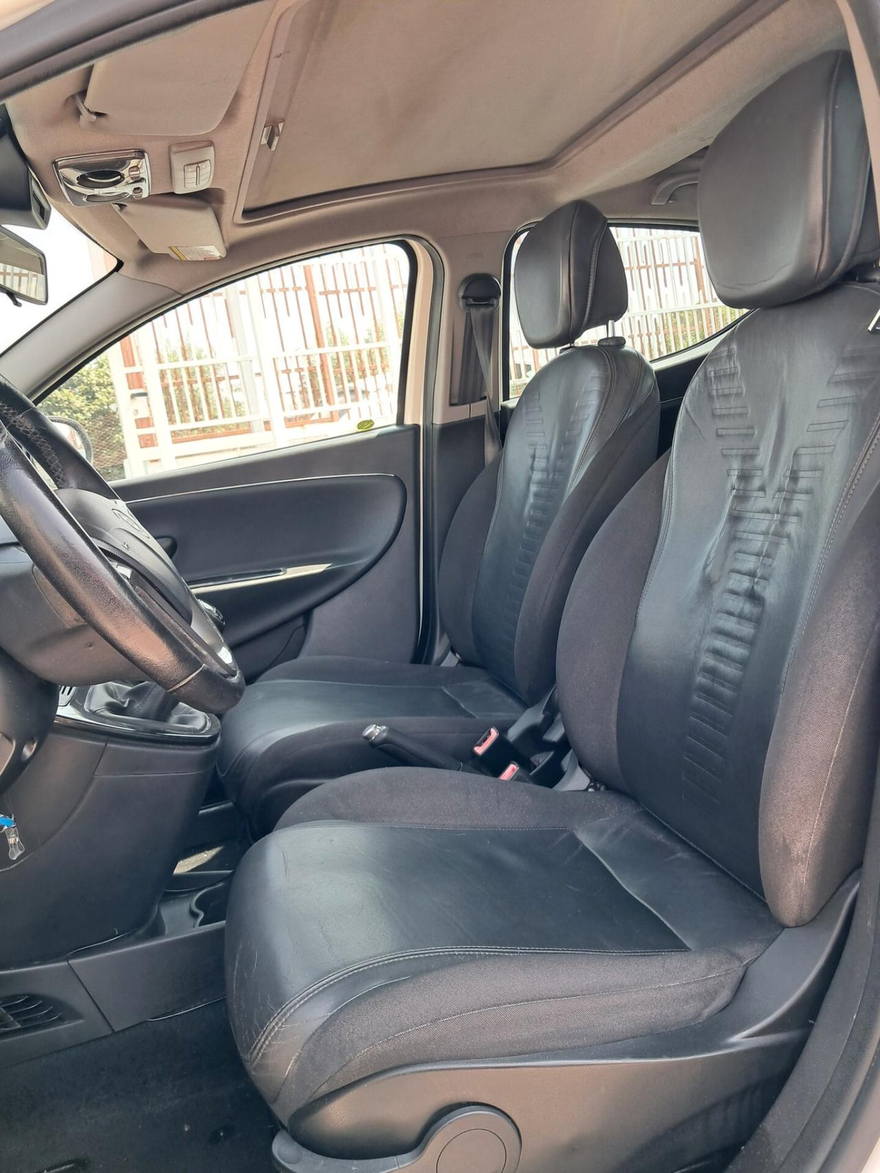 Lancia Ypsilon 1.3 MJT 95 CV Tetto Apribile