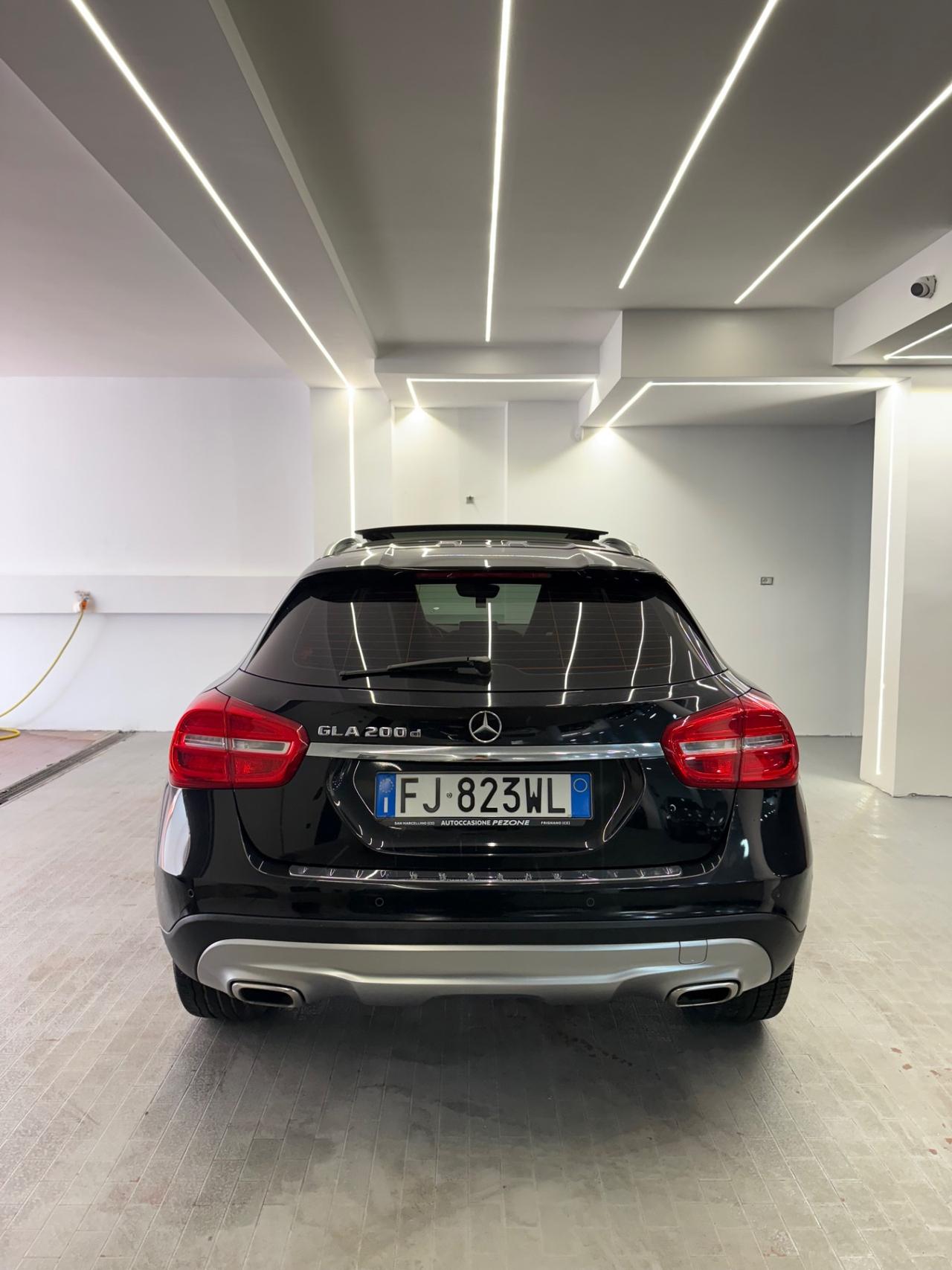 Mercedes-benz GLA 200 d Automatic Sport - Tetto