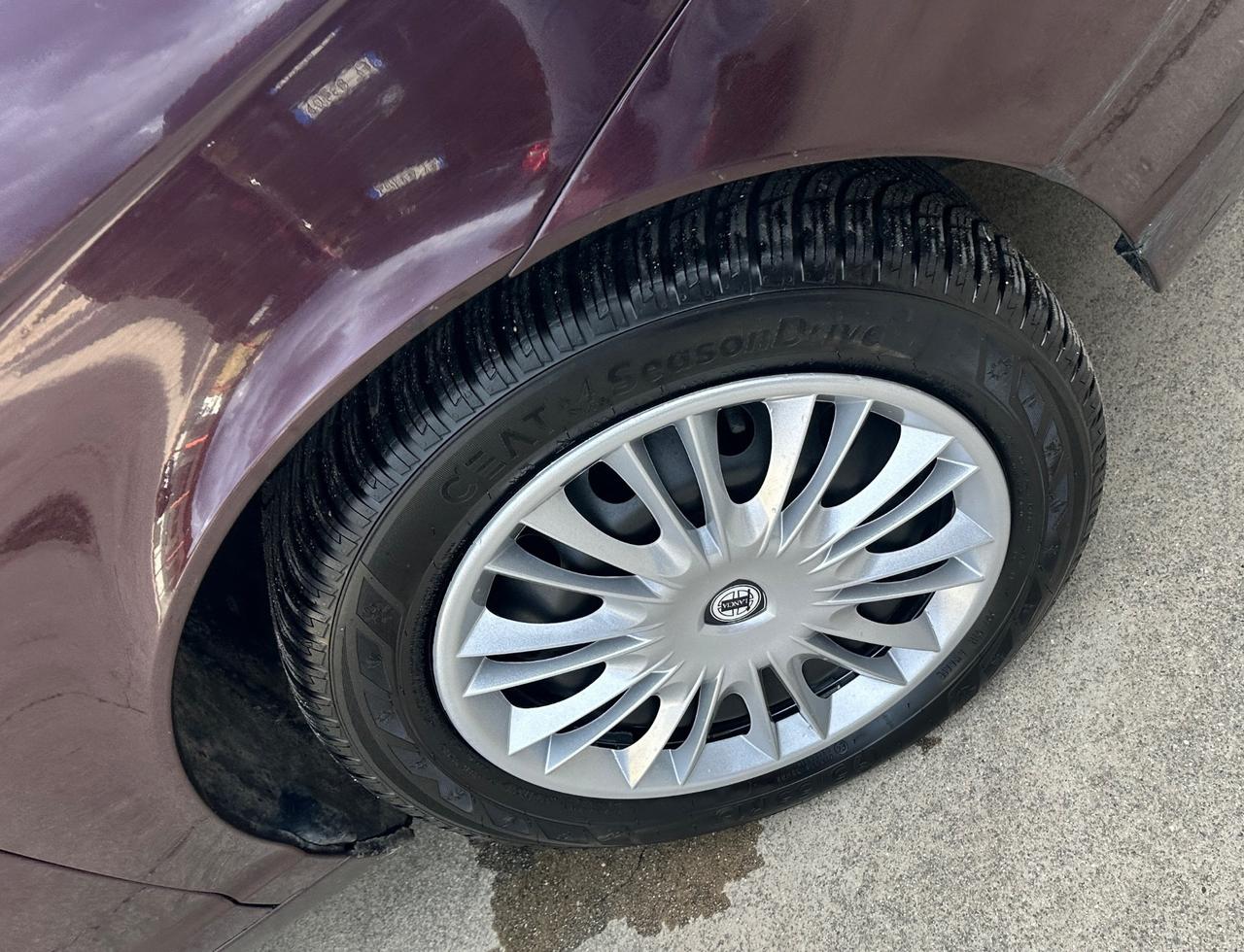 Lancia Ypsilon 1.3 MJT 75 CV 3p Platino