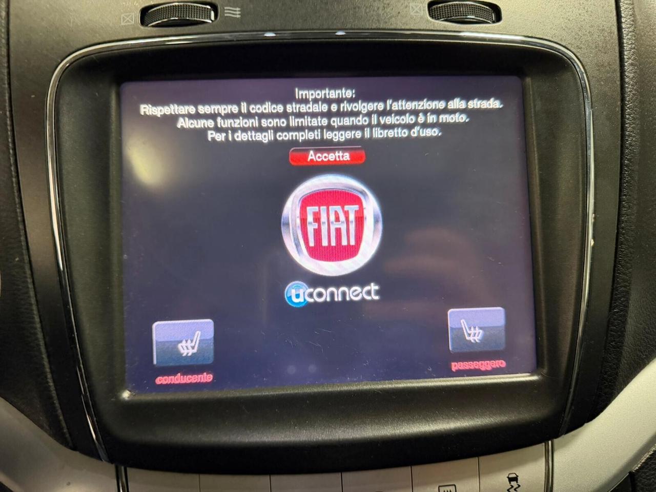 Fiat Freemont 2.0 MJT 7 POSTI FULL 2012