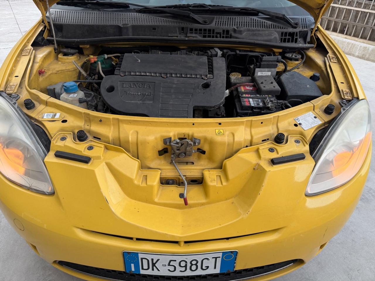 LANCIA YPSILON 1.3 MJT 90CV MOMO-DISIGN