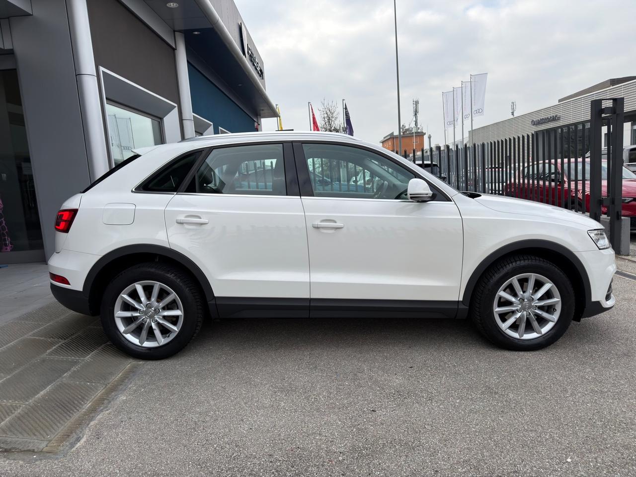 Audi Q3 2.0 TDI 120 CV Sport