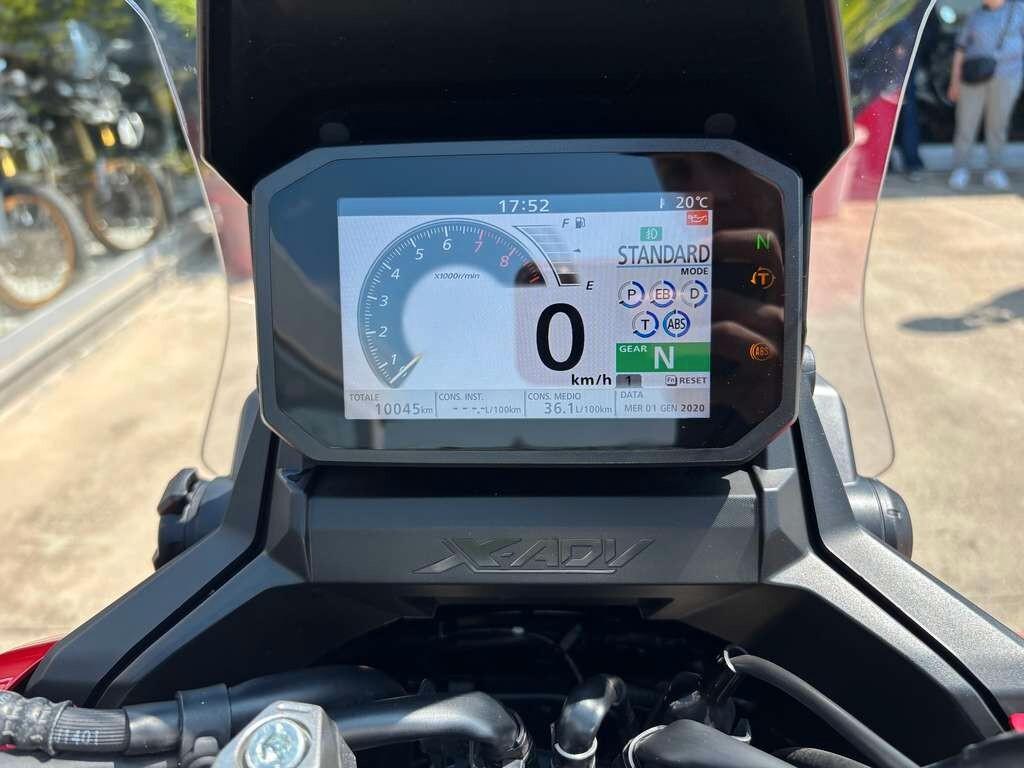 Honda X-ADV 750 2023 / KM 10.000 Tua a solo 109 Euro al mese