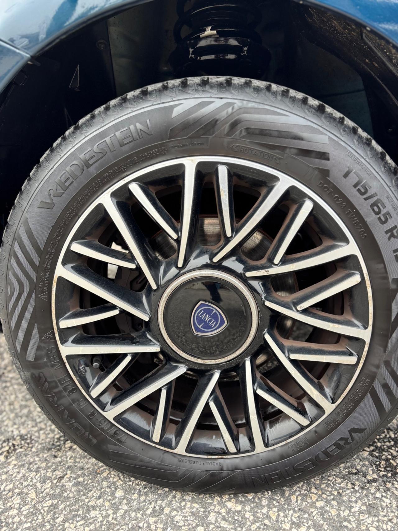 Lancia Ypsilon 0.9 TwinAir 85 CV 5 porte S&S DFN 30th Anniversary