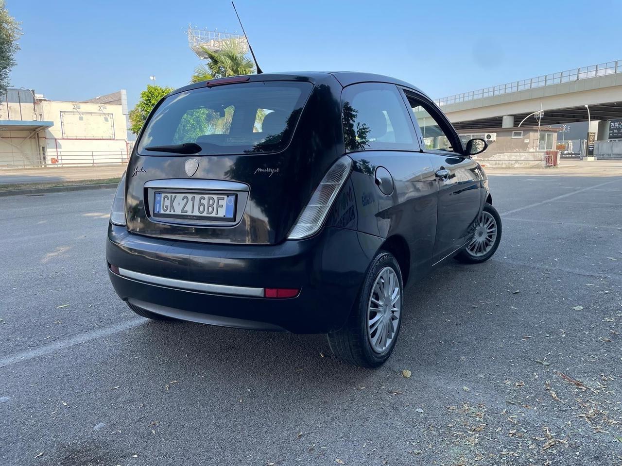 Lancia Ypsilon Restayling 1.3 MJT 75 CV Argento Full Perfett