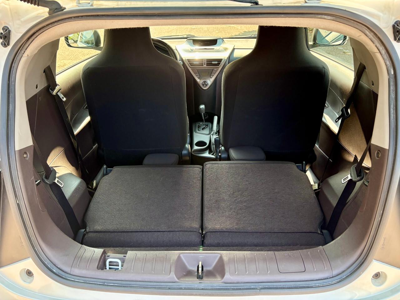 Toyota iQ 1.0 VVT-i