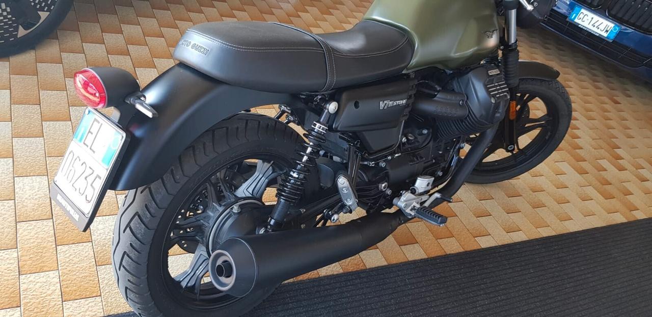 Moto Guzzi V7 III 750 Stone