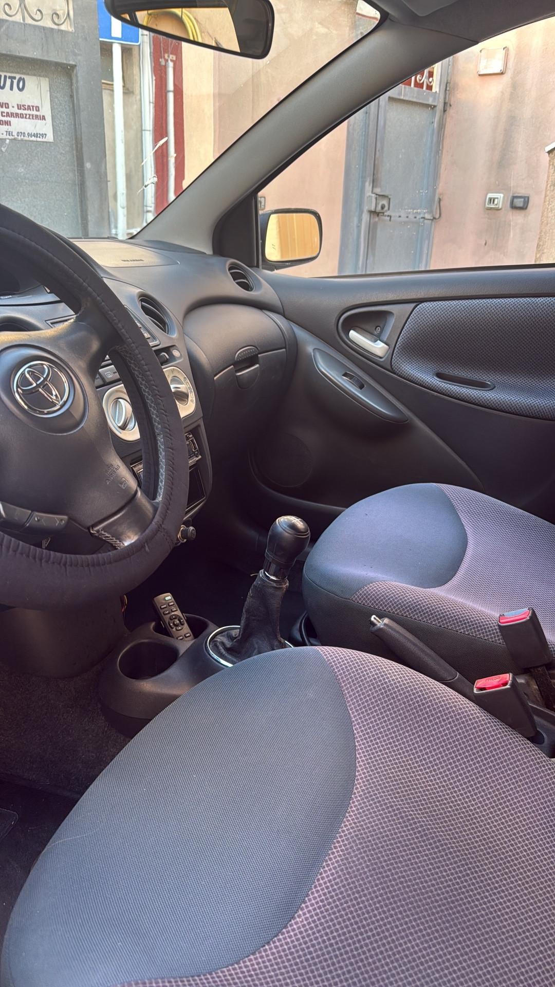Toyota Yaris 1.4 tdi D-4D cat 5 porte Sol