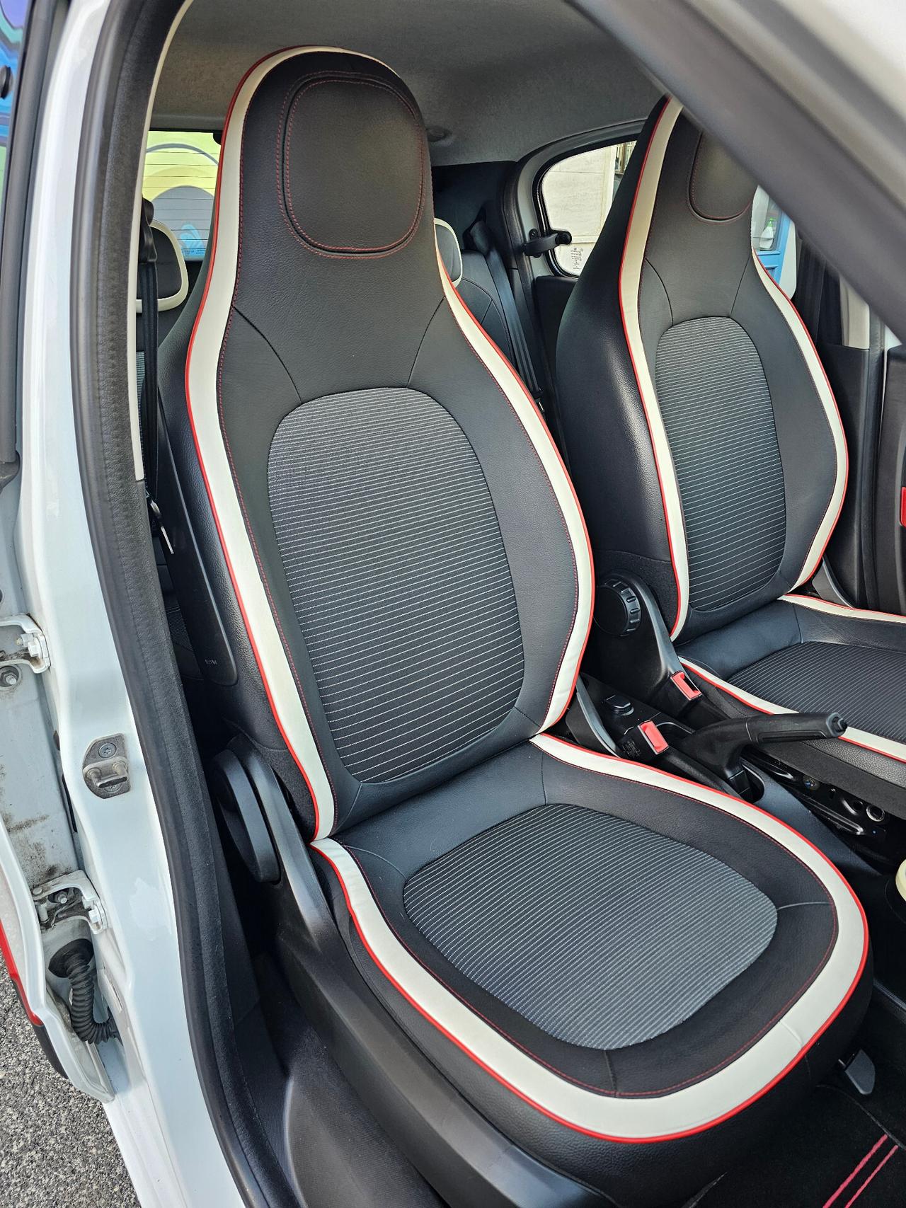Renault Twingo 0.9 TCe 90 CV Stop&Start Energy Luxe TAGL UFF UNIPRO 16'
