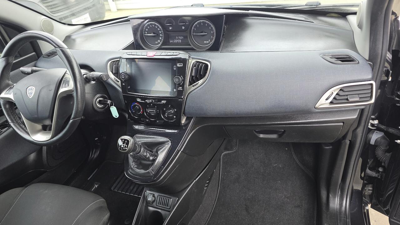 Lancia Ypsilon 1.0 FireFly 5 porte S&S Hybrid