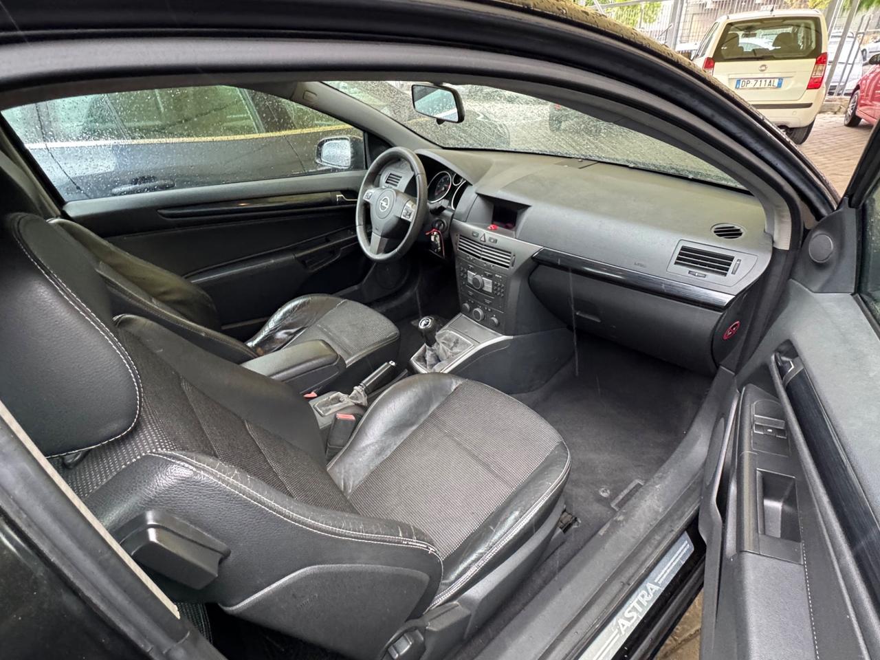 Opel Astra GTC 1.9 16V CDTI 150CV 3 porte Cosmo
