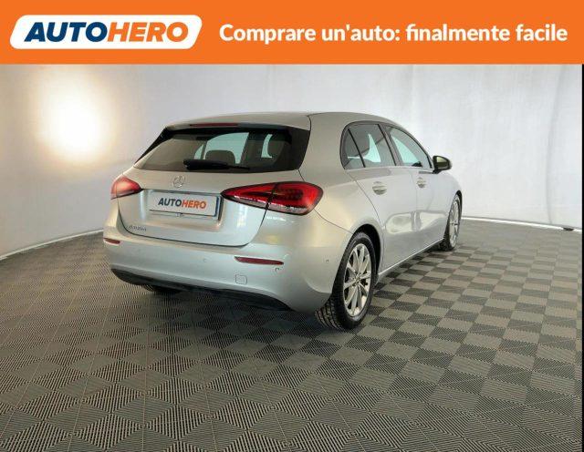 MERCEDES-BENZ A 180 d Automatic Business