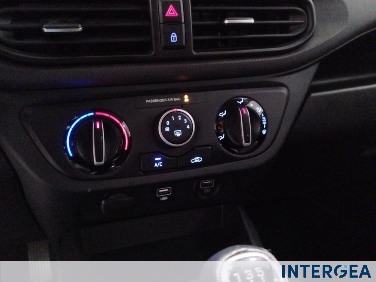 HYUNDAI i10 1.0 Tech Connect Pack econext Gpl