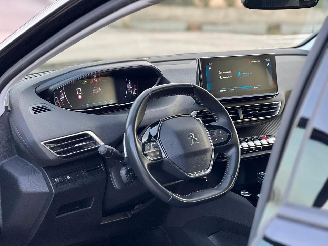 Peugeot 3008 BlueHDi 130 S&S EAT8 Active Pack