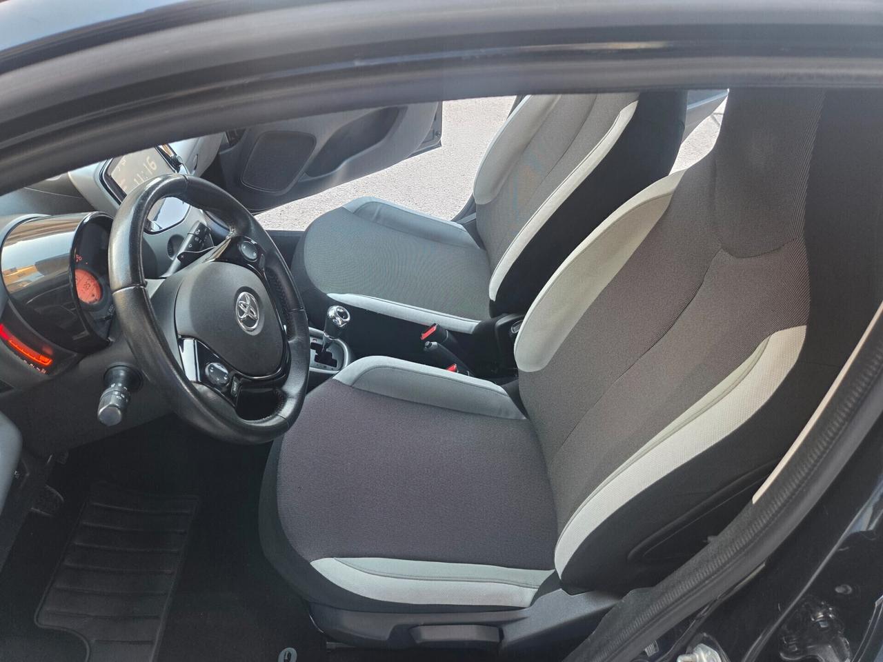TOYOTA AYGO 1.0 BENZ 70 CV AUTOMATICA KM CERTIFICATI