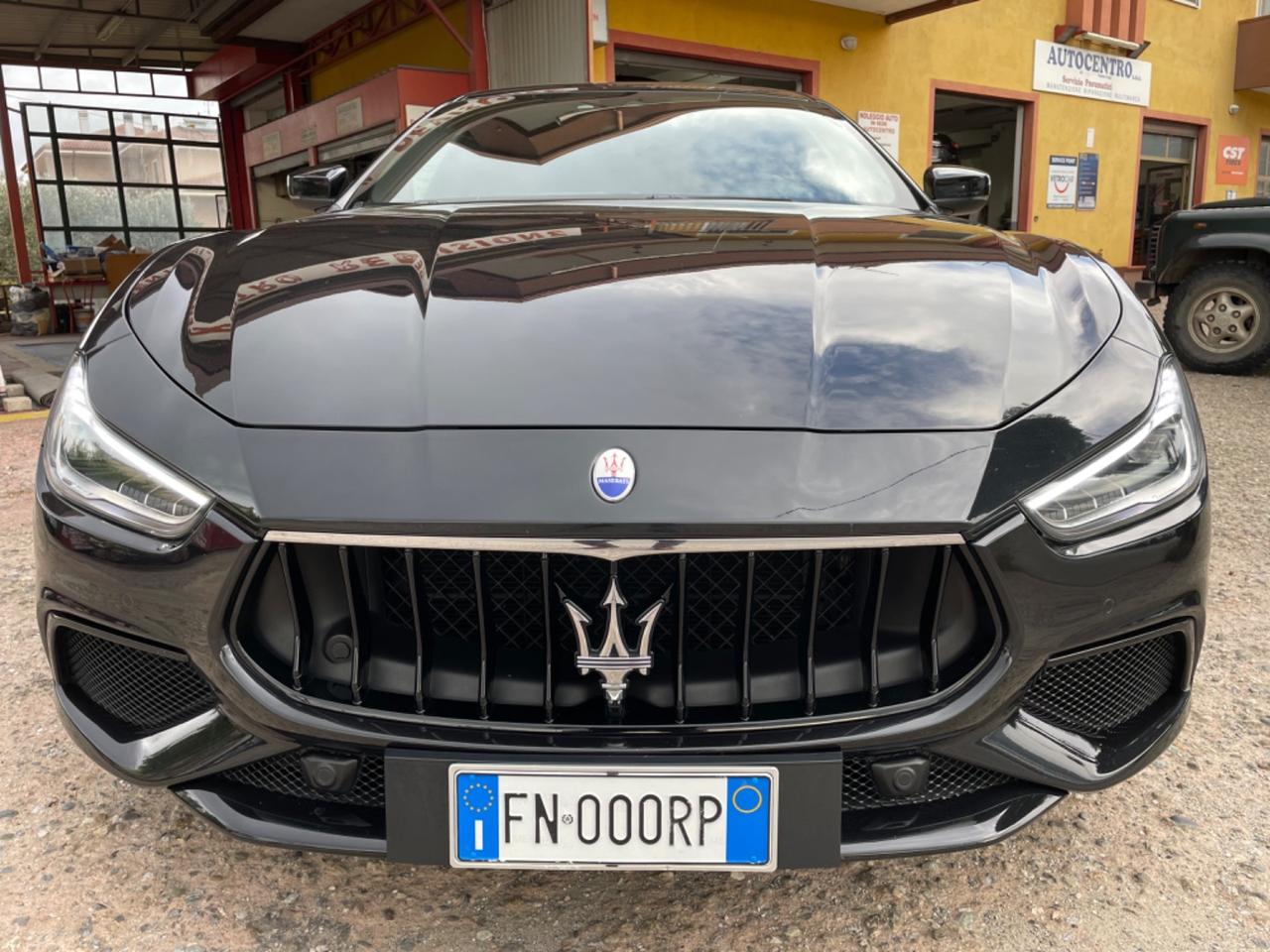 Maserati Ghibli V6 430 CV Q4 Gransport