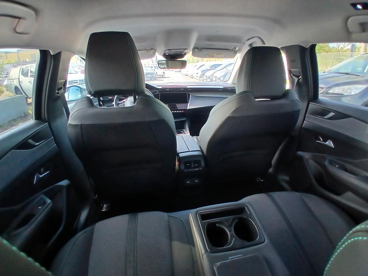 Peugeot 408 Hybrid 136 e-DCS6 Allure