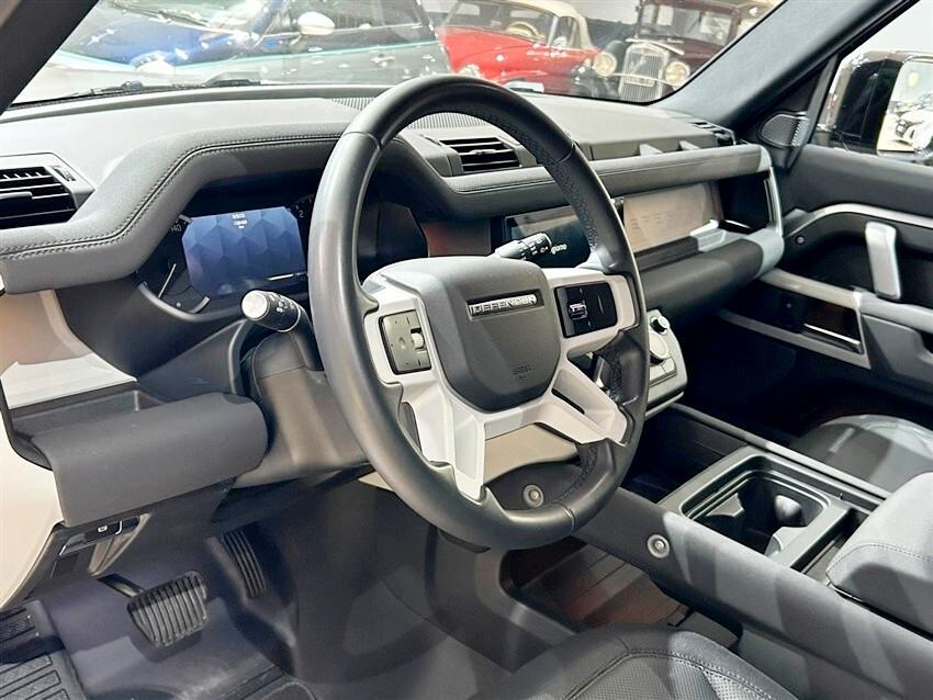 Land Rover Defender 110 3.0D I6 200 CV AWD Auto X-Dynamic SE