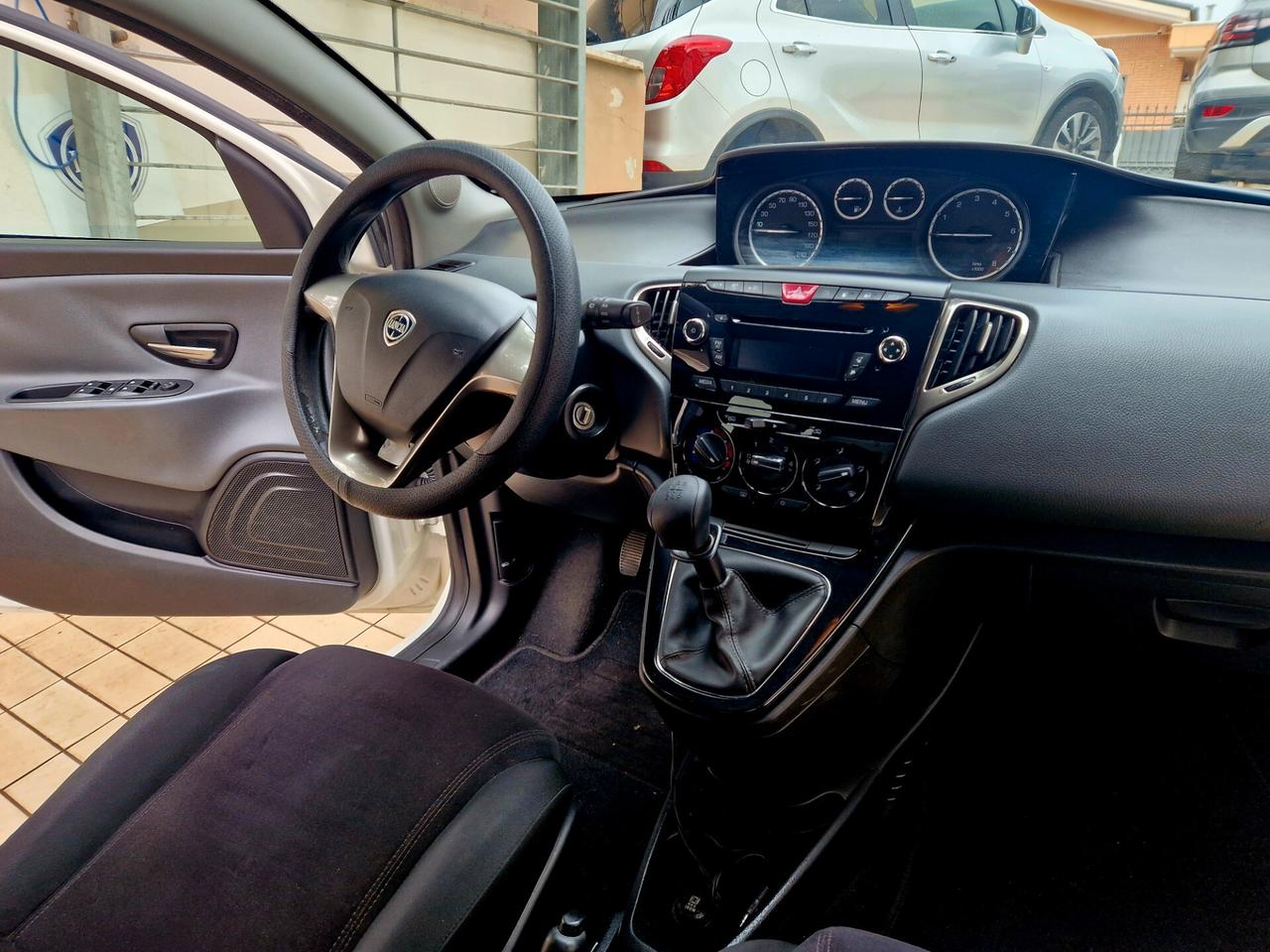 Lancia Ypsilon 1.2 69 CV 5 porte GPL Ecochic Gold