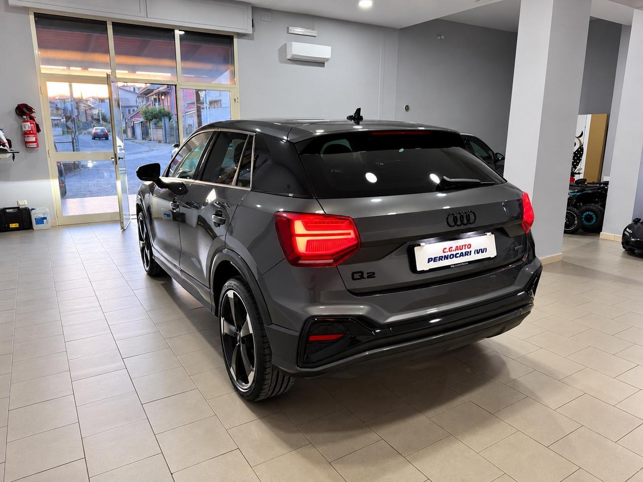Audi Q2 40 TFSI quattro S tronic Identity Black