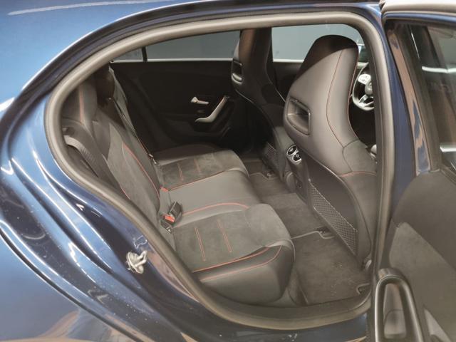 MERCEDES-BENZ A 180 d Automatic Premium