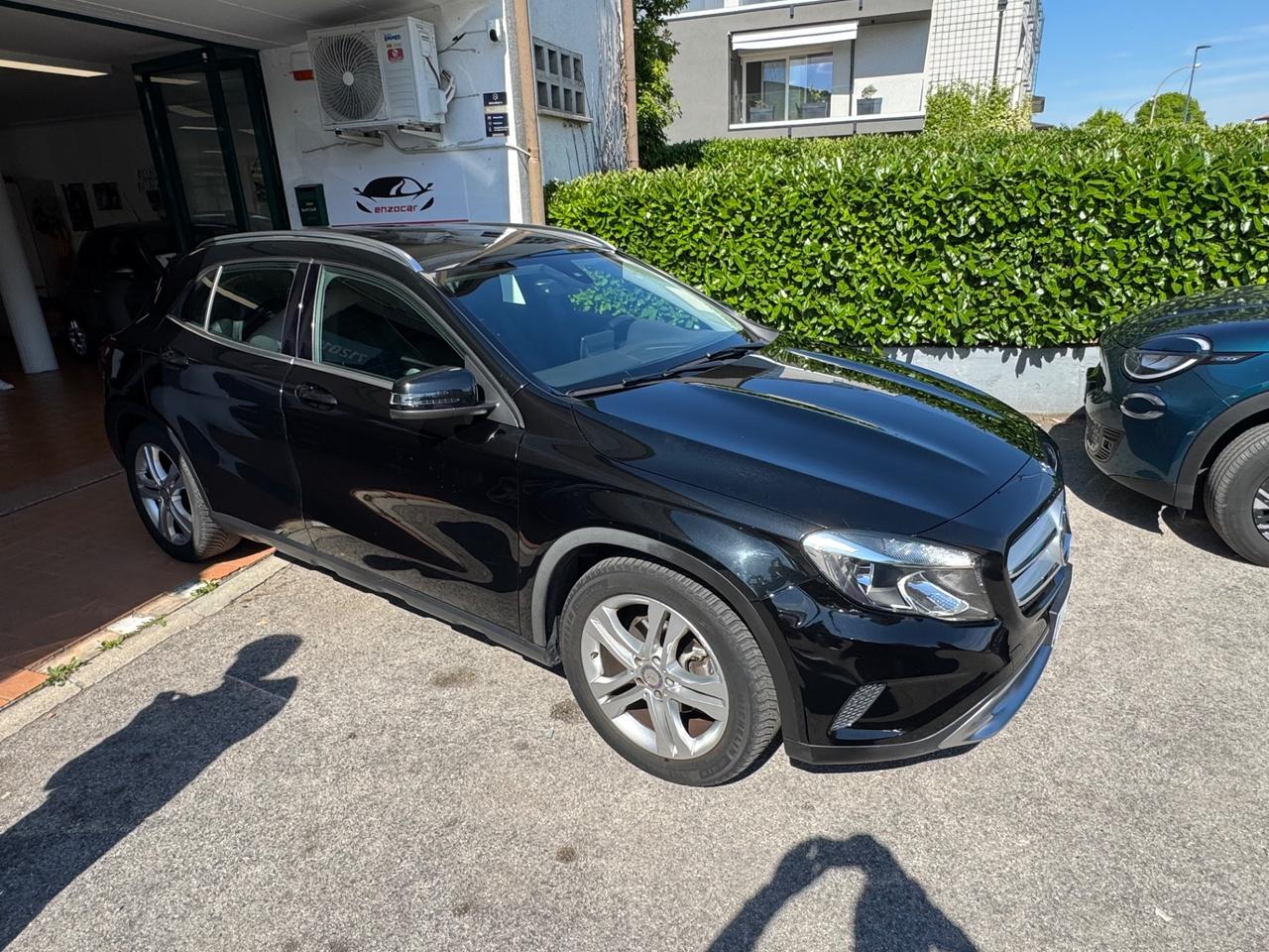 Mercedes-benz GLA 180 d Premium
