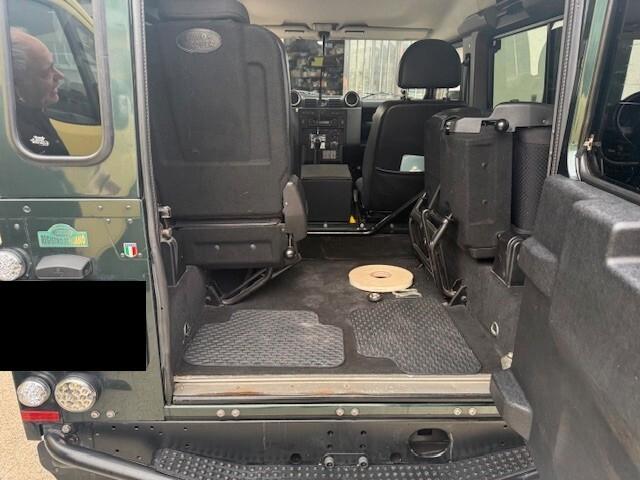 Land Rover Defender 90 2.4 TD4 Station Wagon E