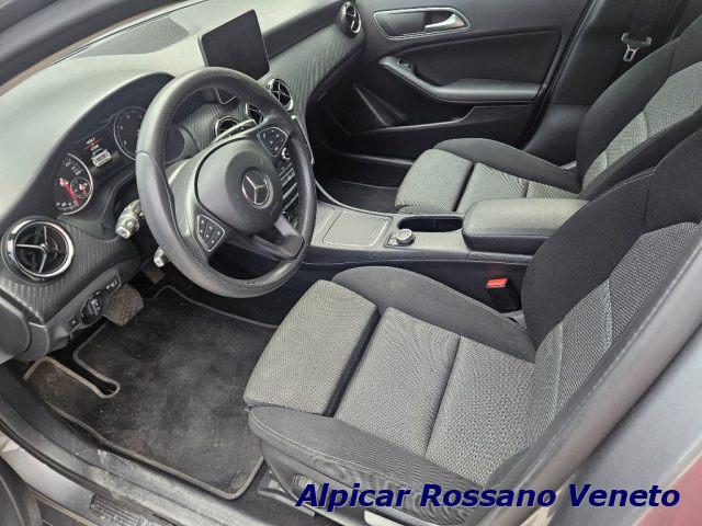 MERCEDES-BENZ GLA 200 d Automatic Sport