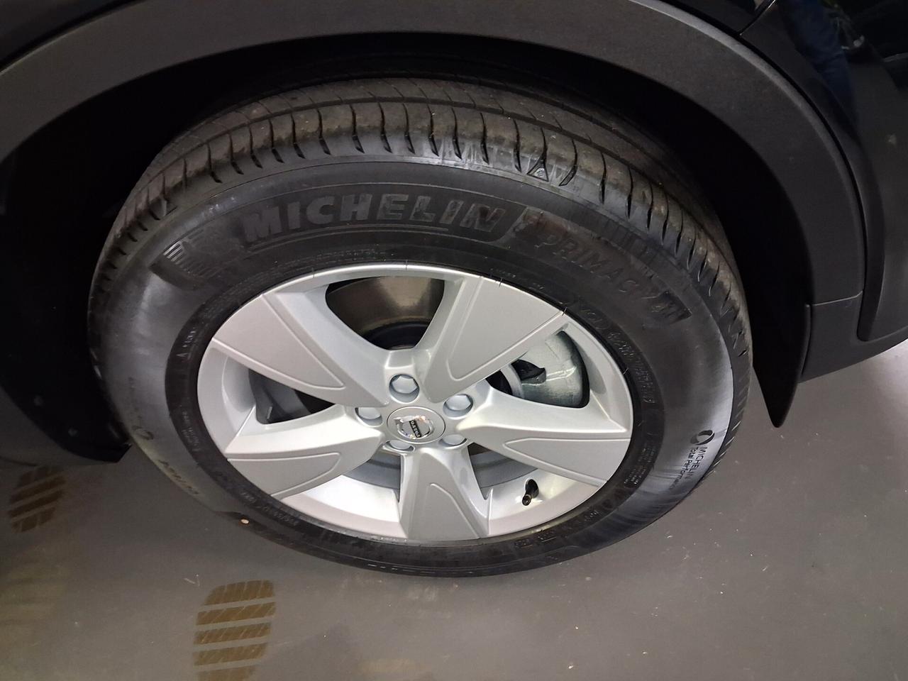 Volvo XC40 B3 automatico Essential NUOVA