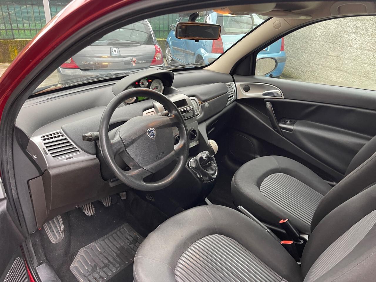 Lancia Ypsilon 1.2 benzina euro4 neopatentati