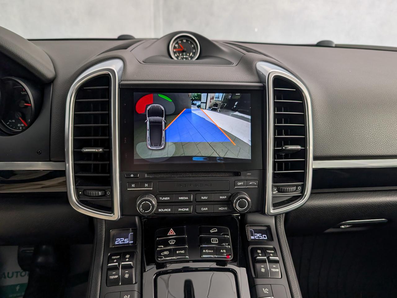 Porsche 3.0 Tiptronic Platinum Edition