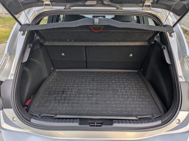 TOYOTA Corolla 1.8 Hybrid Black edition