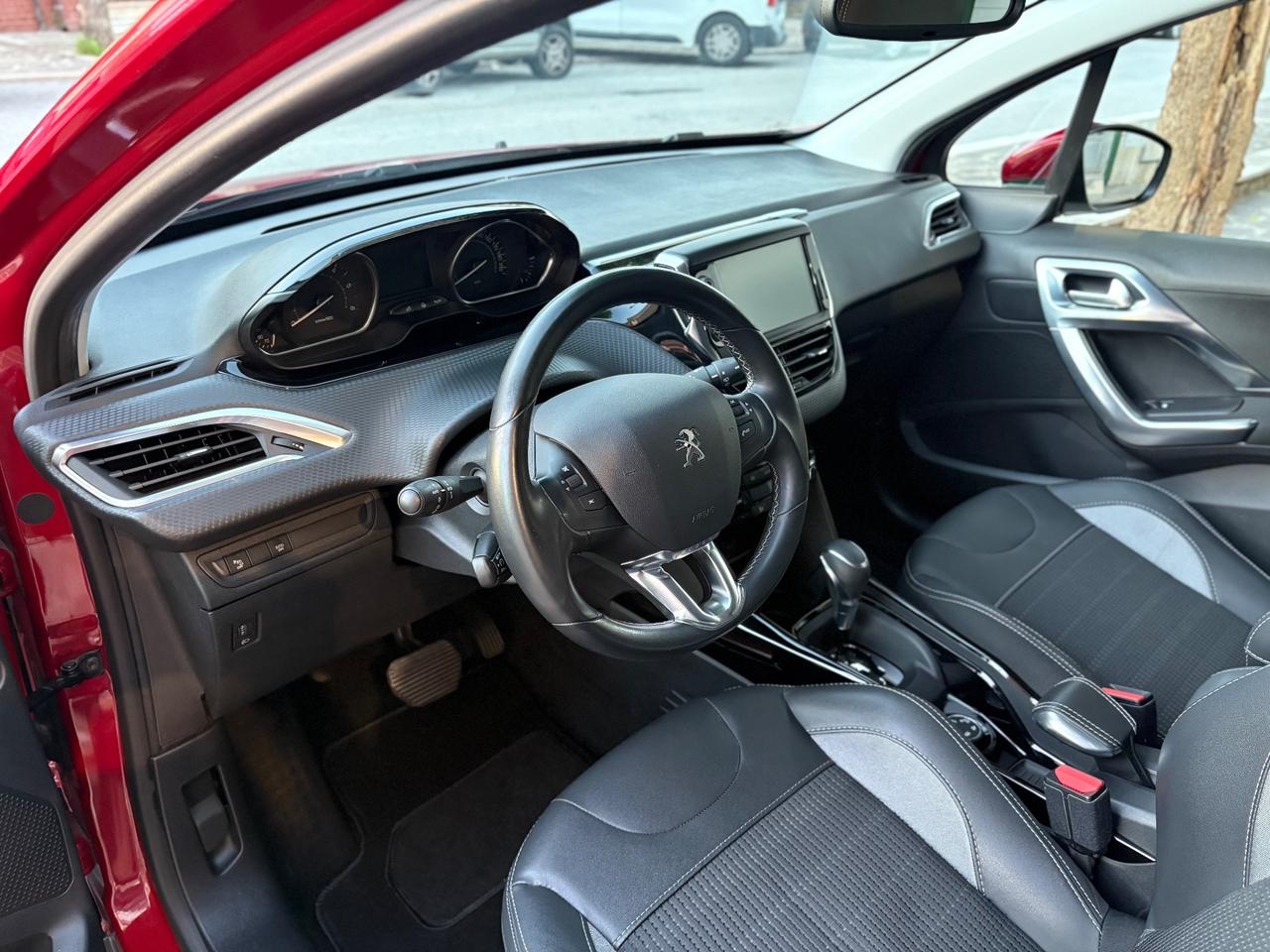 Peugeot 2008 BlueHDi 120 EAT6 Allure FULL/LED/NAV