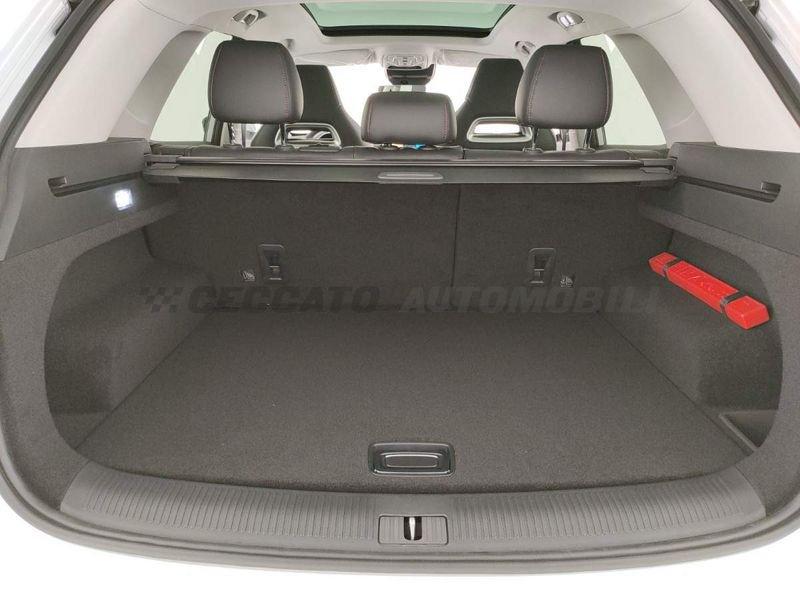 MG HS MG HS 1.5T DCT DEL 2WD DELUXE WSB - Dover White Pelle, Similpelle e Alcantara