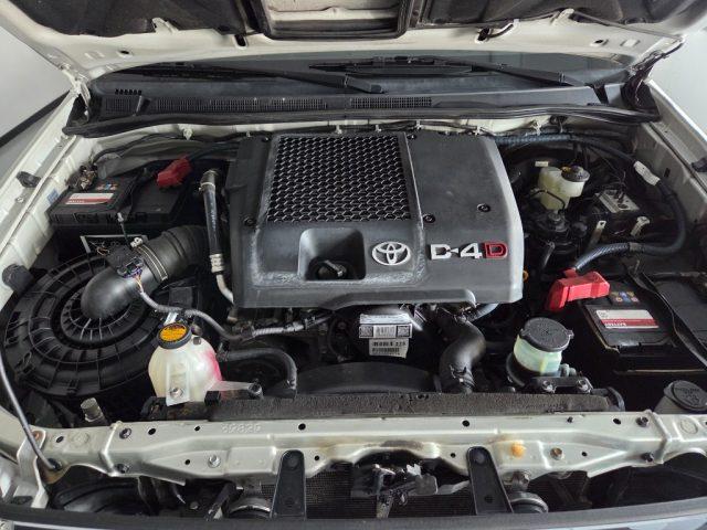 TOYOTA Hilux 2.5 D-4D 4WD Extra Cab UNICOPROPIETARIO