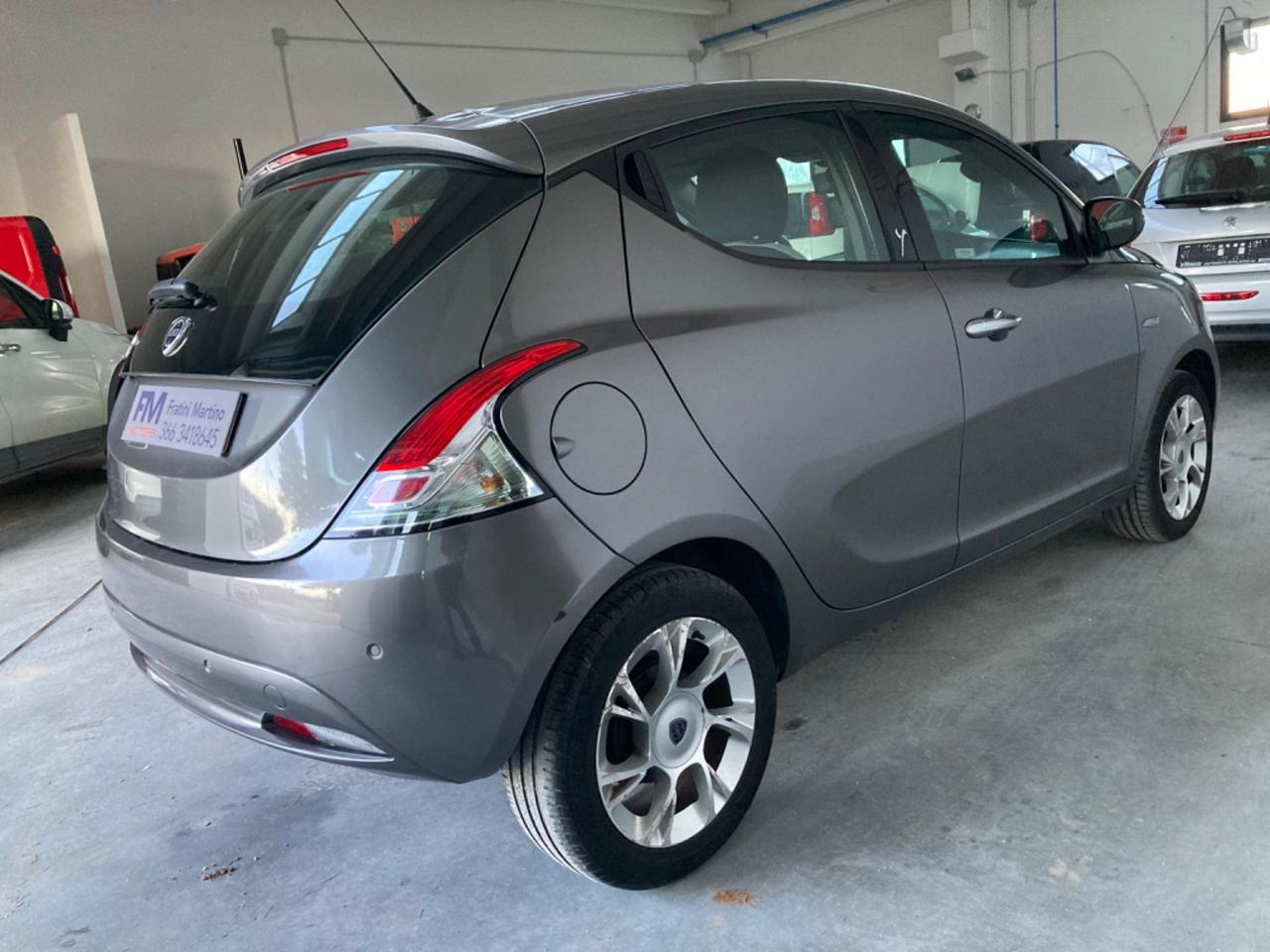 Lancia Ypsilon 1.2 69 CV 5 porte Gold per neopatentati