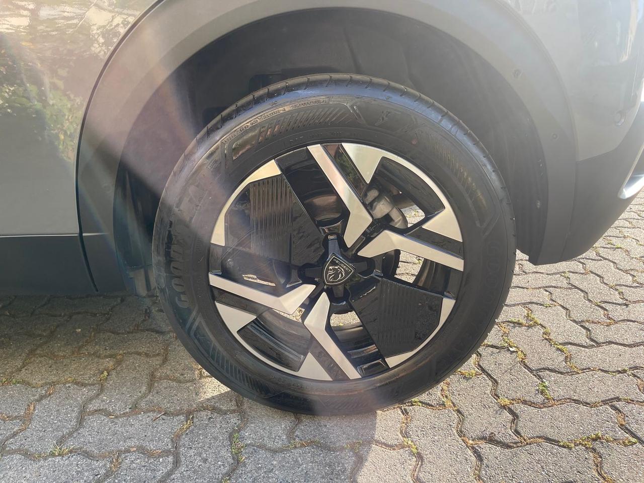 Peugeot 2008 Allure 1.2 PureTech 100 #5940
