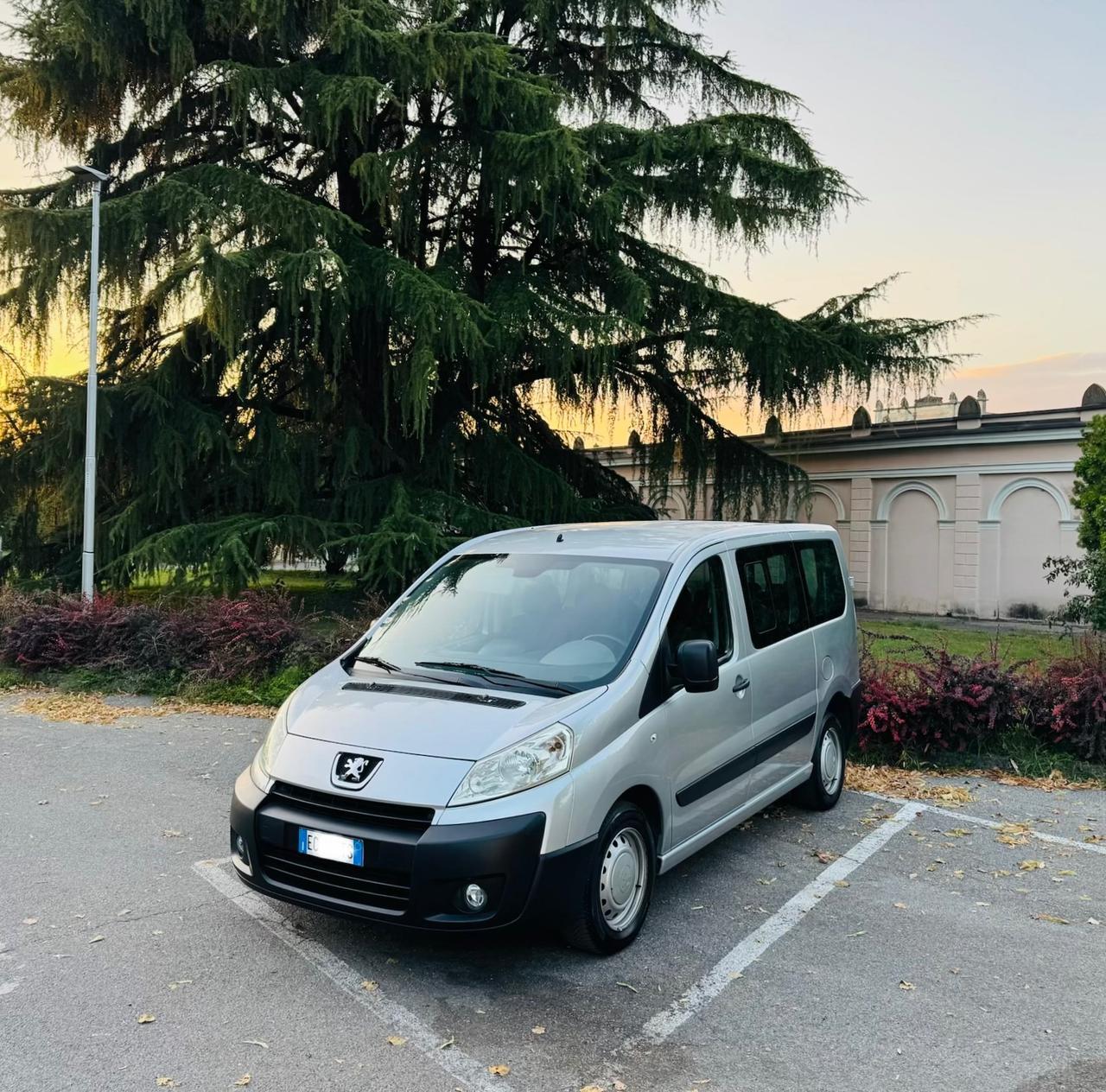 Peugeot Expert Tepee Mix 2.0 HDi 163CV FAP PC Premium Vetrato