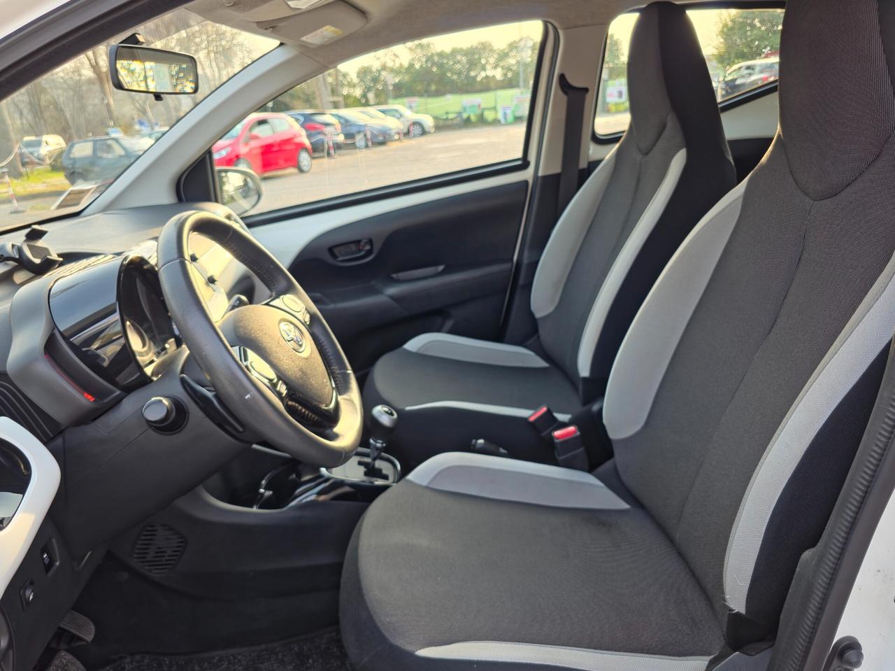 Toyota Aygo 1.0 VVT-i 69 CV 5 porte x-cite MMT 2014-E5B Automatico NEO