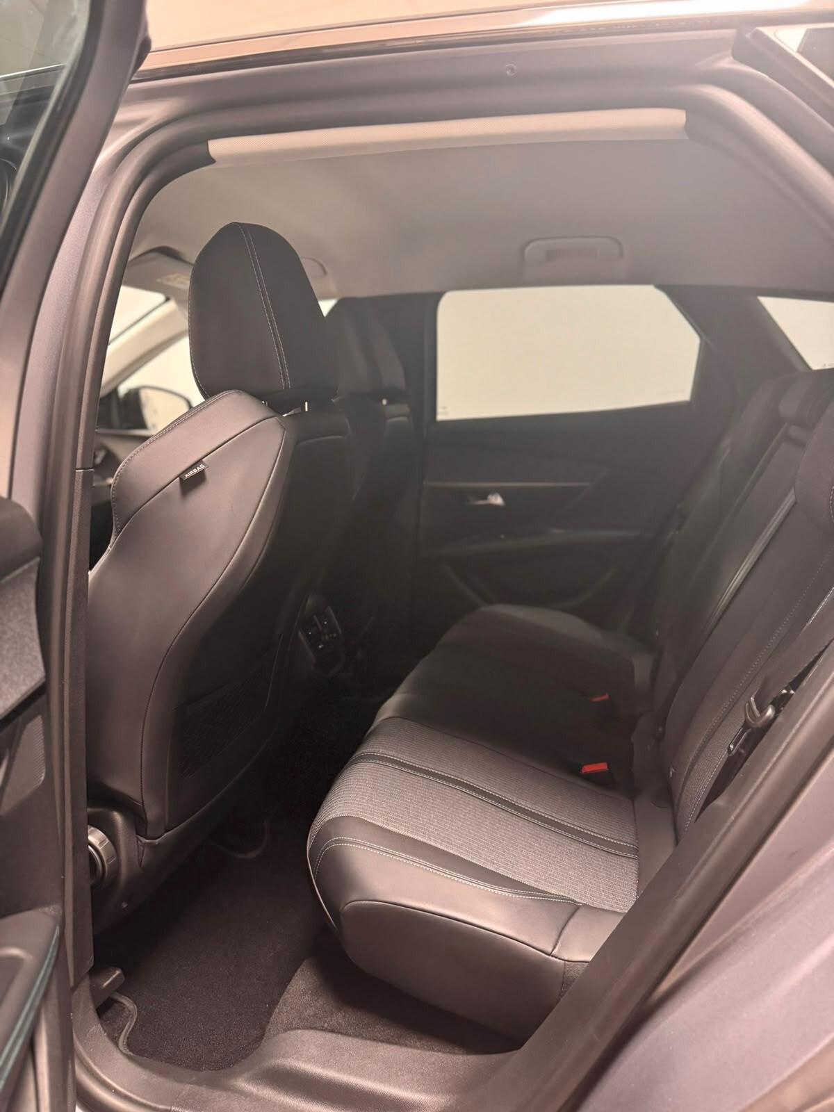 Peugeot 3008 BlueHDi 130 S&S EAT8 Allure Pack