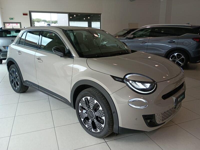FIAT 600 1.2 Hybrid 110cv La Prima