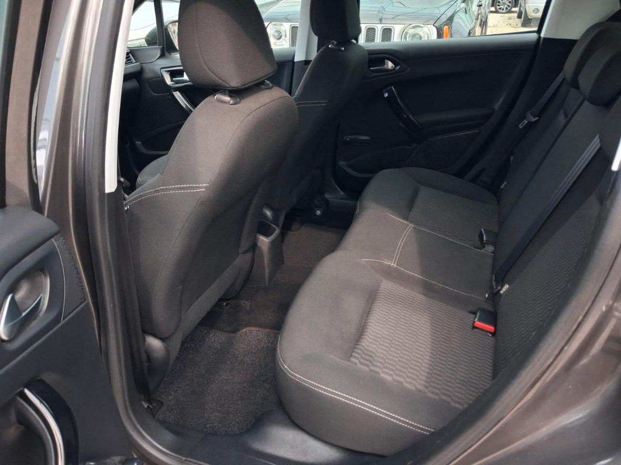 Peugeot 208 5 Porte 1.6 bluehdi Touch 75cv