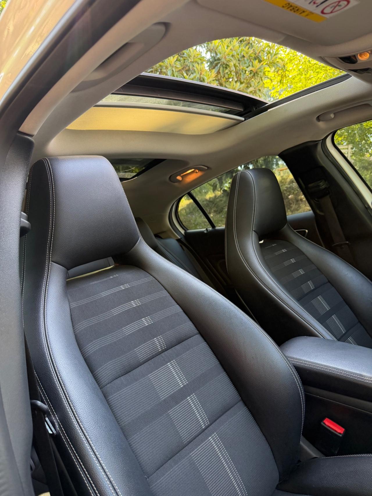 Mercedes-benz GLA 200d Sport FULL TETTO NAVY