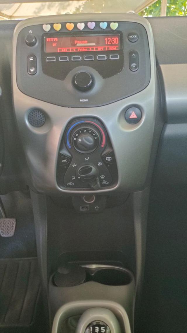 TOYOTA Aygo 1.0 VVT-i 69 CV 5P. x-cool 38000KM UN PROPRIETARIO