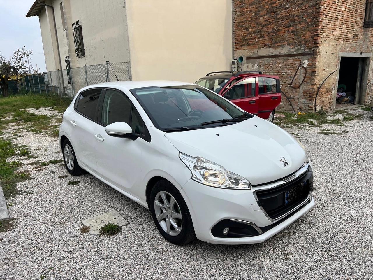 Peugeot 208 1.6 e-HDi 92 CV Stop&Start 5 porte Allure