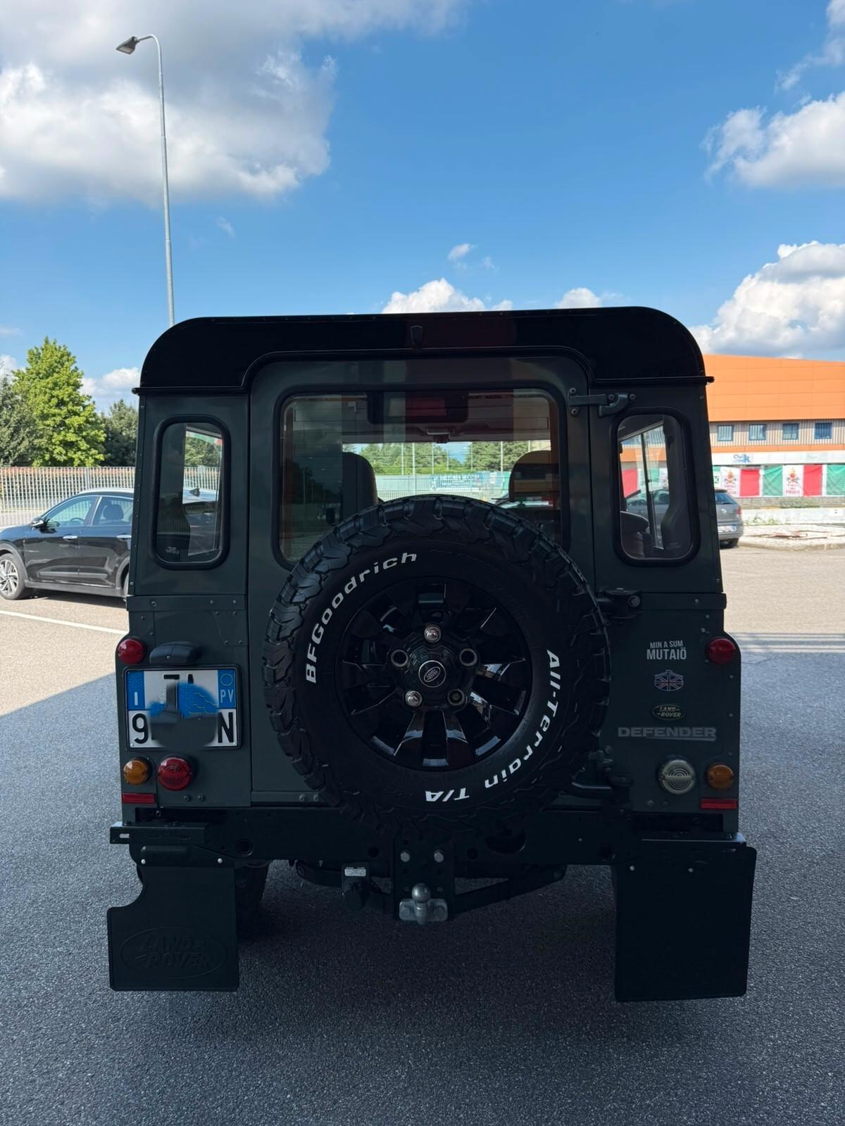 Land Rover Defender 90 2.4 TD4 Station Wagon E