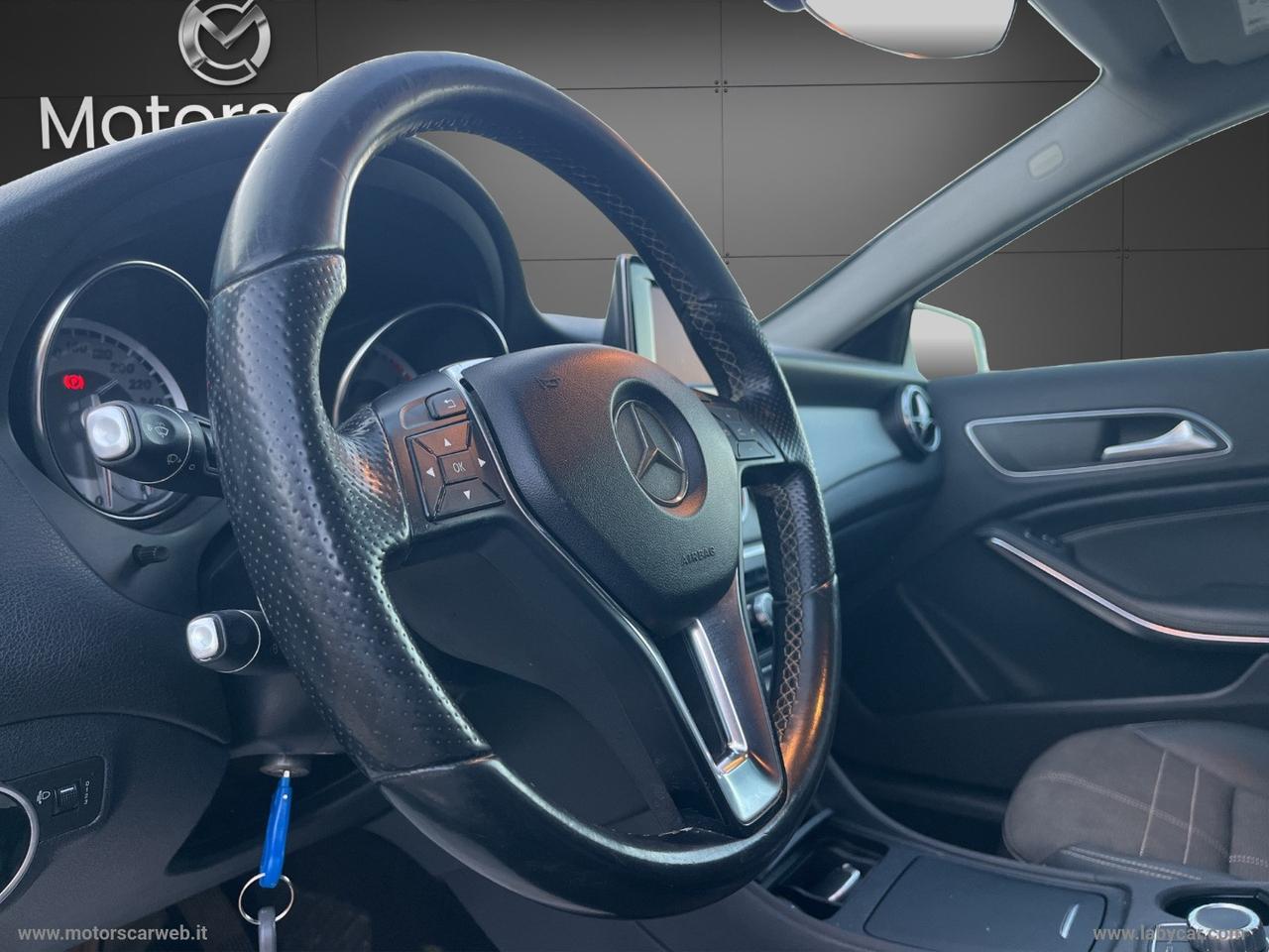 MERCEDES-BENZ GLA 200 CDI Automatic Sport