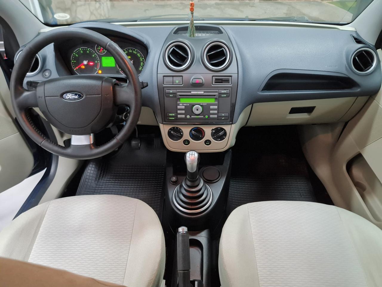 Ford Fiesta 1.2 16V 3p. Ghia