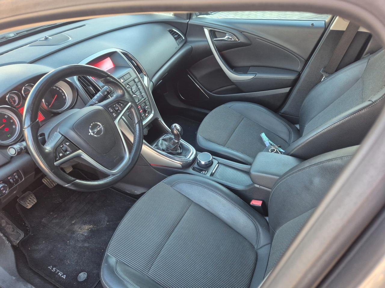 Opel Astra 1.4 Turbo 140CV 5 porte