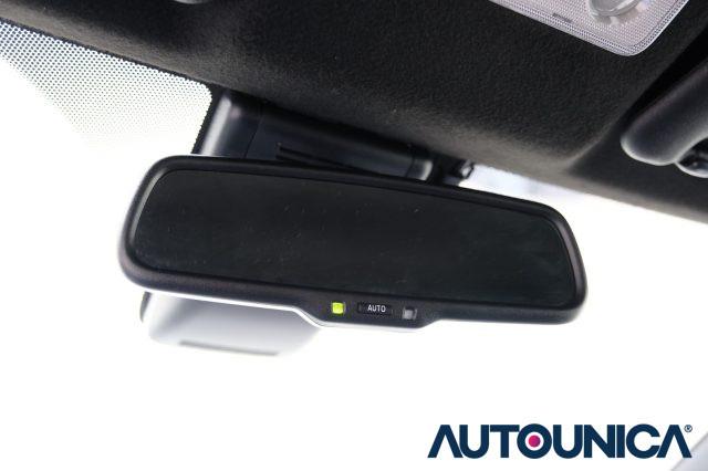 TOYOTA Yaris 1.5 HYBRID 5 PORTE TREND WHITE EDITION